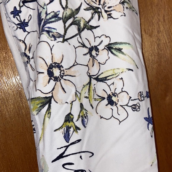 Victoria Sport Leggings - Picture 3 of 5